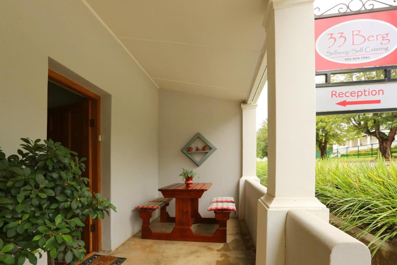 33 Berg Selfcatering Hotel Swellendam Bagian luar foto
