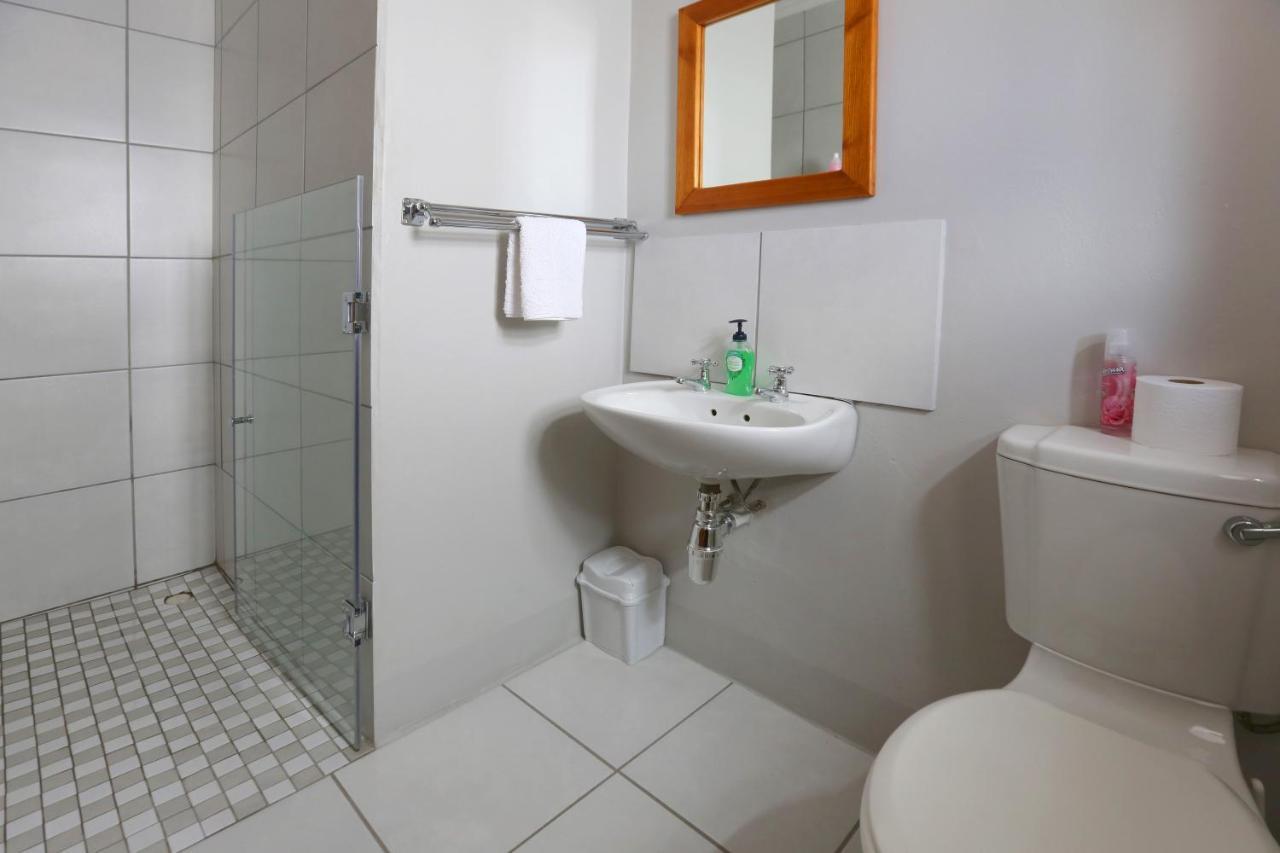 33 Berg Selfcatering Hotel Swellendam Bagian luar foto
